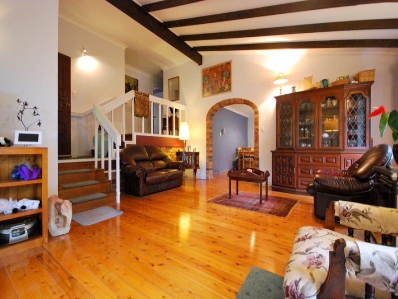 23 Crawford Cres, Wyoming NSW 2250