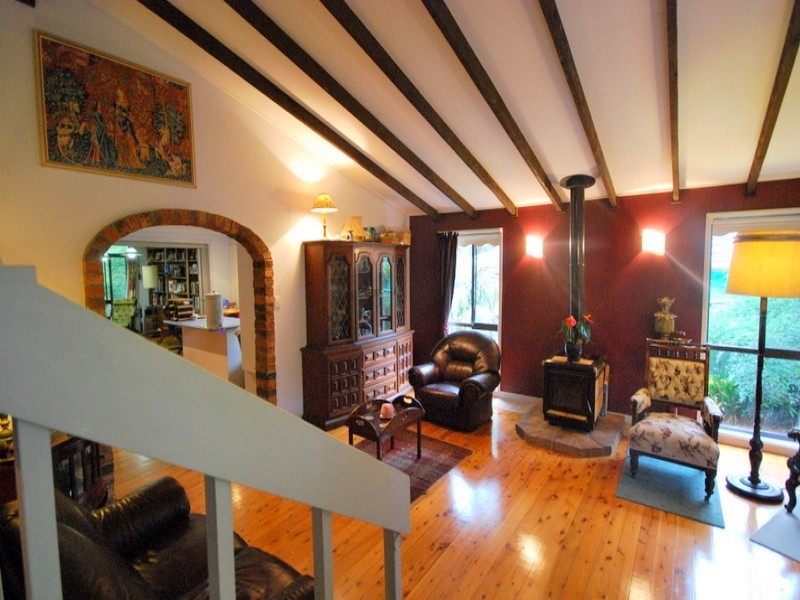 23 Crawford Cres, Wyoming NSW 2250