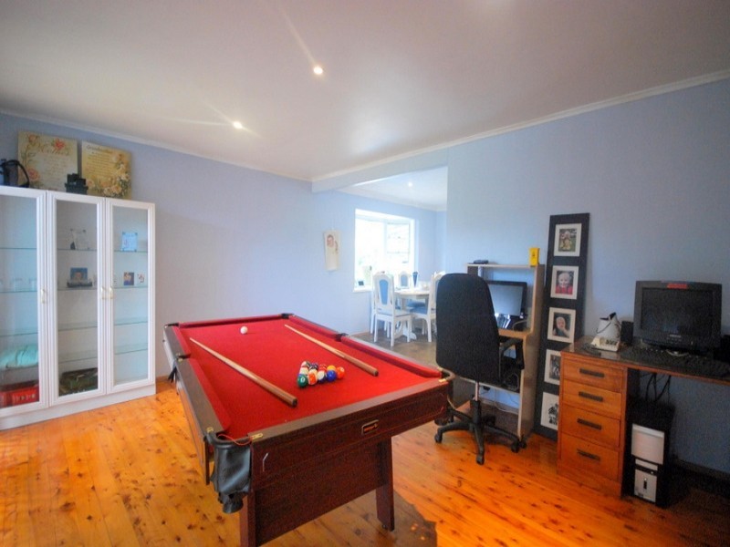 86 Orange Pde, Wyoming NSW 2250