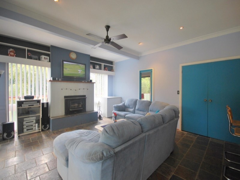 86 Orange Pde, Wyoming NSW 2250