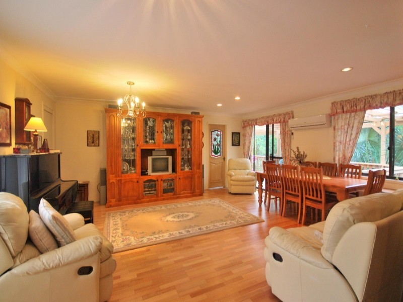 3 Cranbrook St, Wyoming NSW 2250