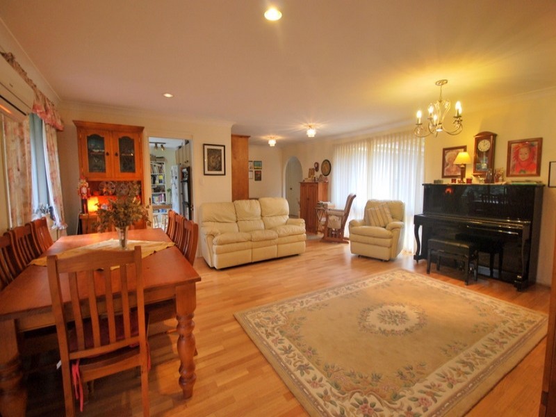 3 Cranbrook St, Wyoming NSW 2250