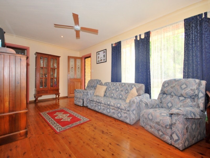 102 Turpentine Street, Wyoming NSW 2250