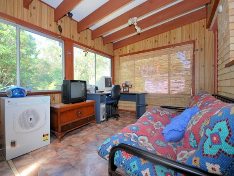 102 Turpentine Street, Wyoming NSW 2250