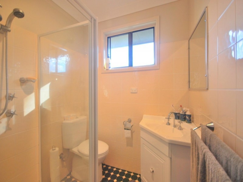 6 Ryton Close, Wyoming NSW 2250