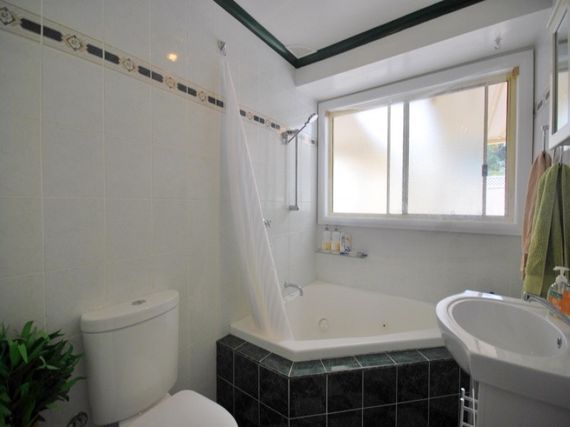 9 Rain Forest Road, Wyoming NSW 2250