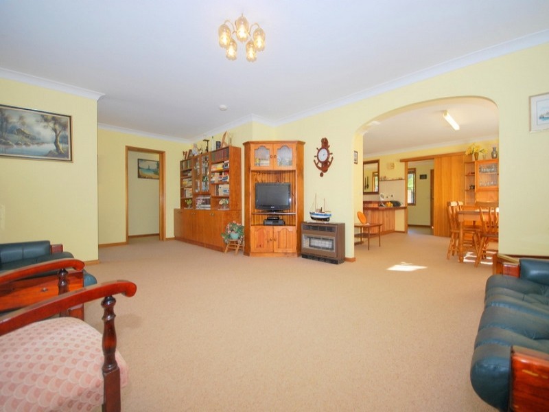 15 Lynnette Crescent, East Gosford NSW 2250