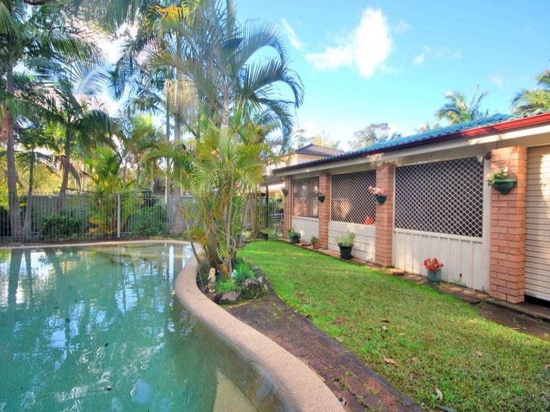 19 Halcyon Street, Wyoming NSW 2250