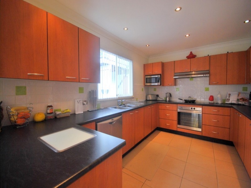 12 Hammersmith Road, Erina NSW 2250