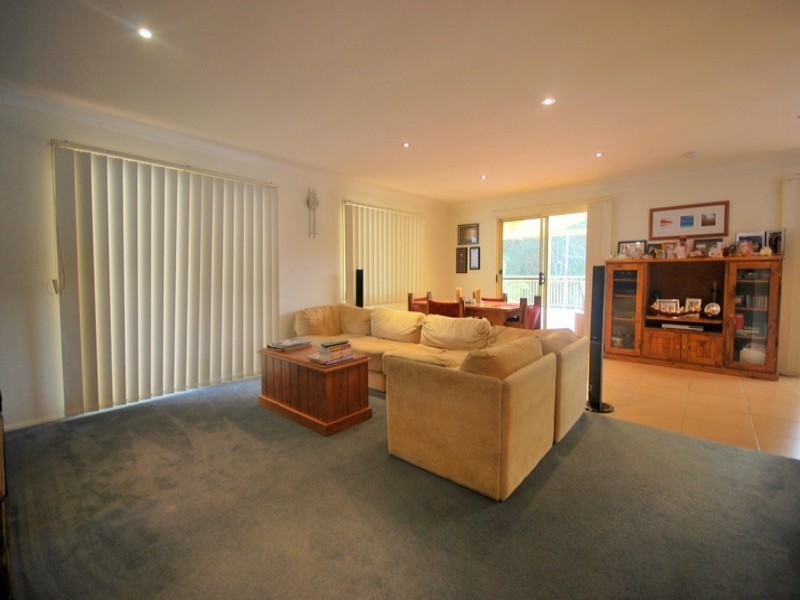 12 Hammersmith Road, Erina NSW 2250
