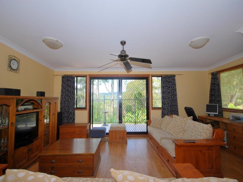 14 Malison Street, Wyoming NSW 2250