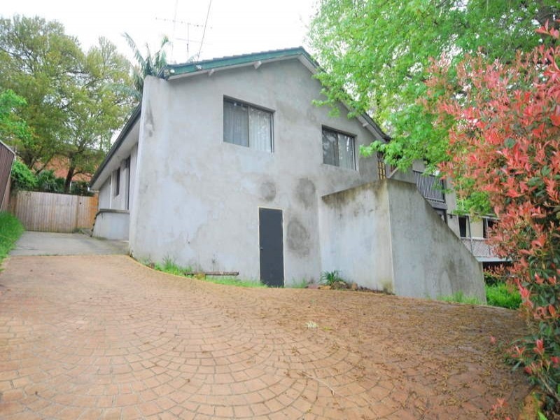 8 Barkala Street, Lisarow NSW 2250