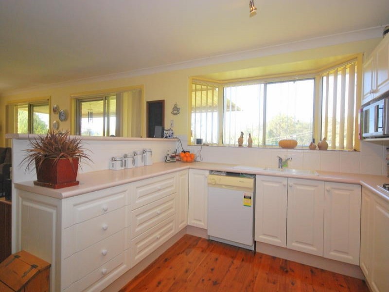 84 Taylor Road, Lisarow NSW 2250