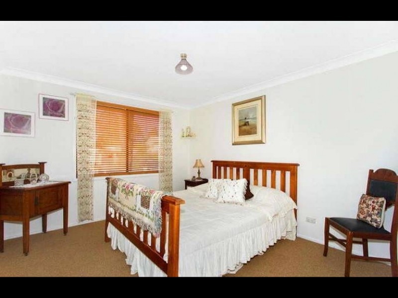 57 Blenheim Avenue, Berkeley Vale NSW 2261