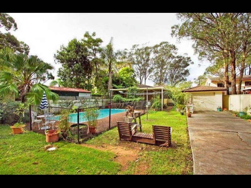 57 Blenheim Avenue, Berkeley Vale NSW 2261