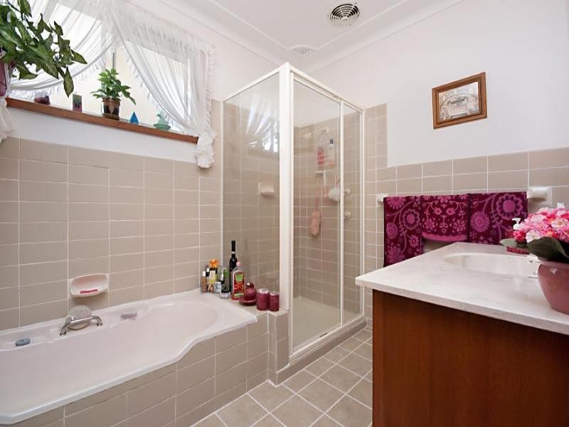 23 Dalton Street, Wyoming NSW 2250