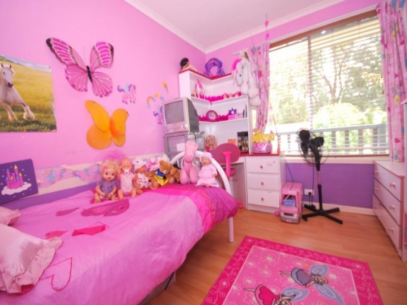 4 Tanunda Close, Narara NSW 2250