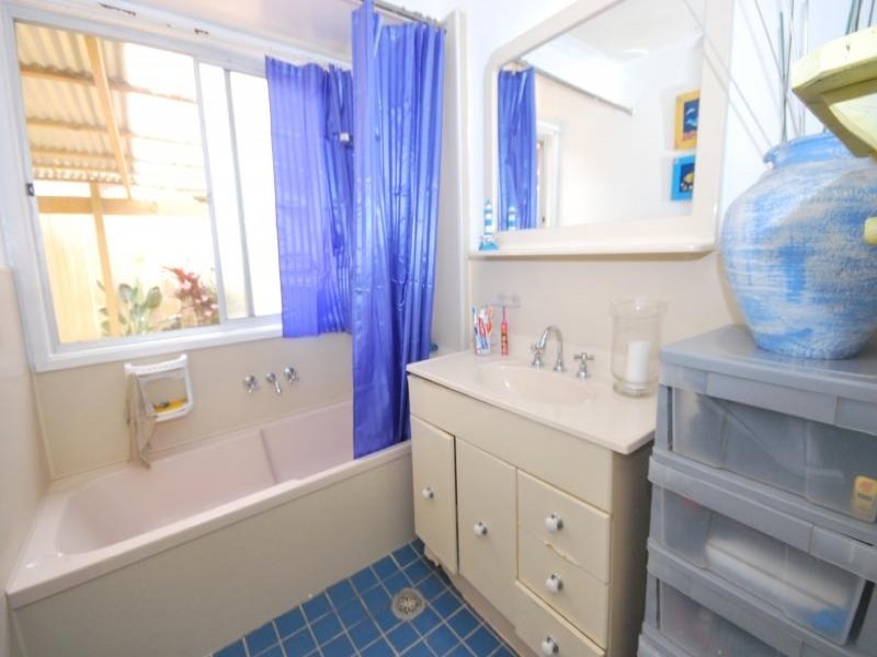 4 Tanunda Close, Narara NSW 2250