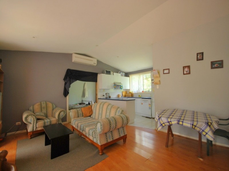 8a Chamberlain Road, Wyoming NSW 2250