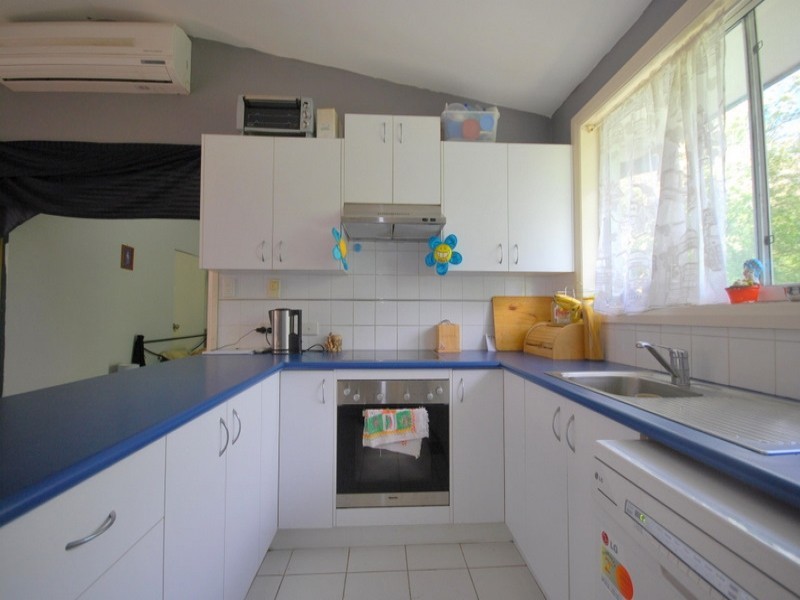 8a Chamberlain Road, Wyoming NSW 2250