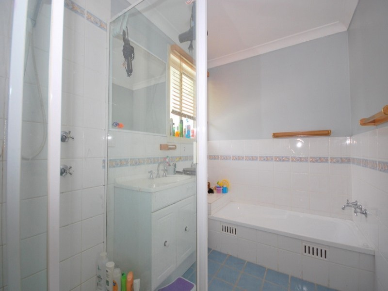 8a Chamberlain Road, Wyoming NSW 2250