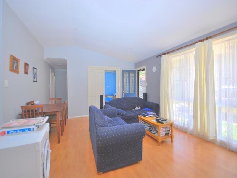 8a Chamberlain Road, Wyoming NSW 2250