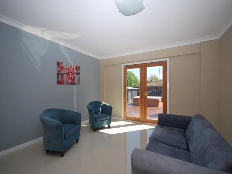 18 Mitchell Drive, Kariong NSW 2250