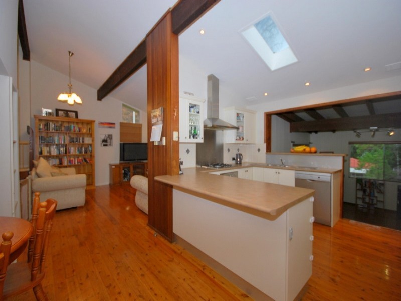 27 Elissa Crescent, Wyoming NSW 2250