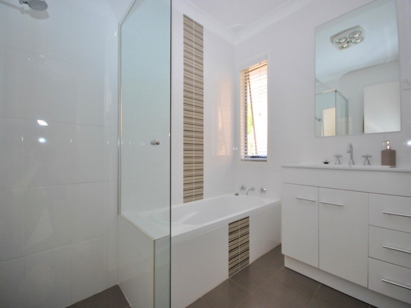 19 Holcombe Avenue, Narara NSW 2250