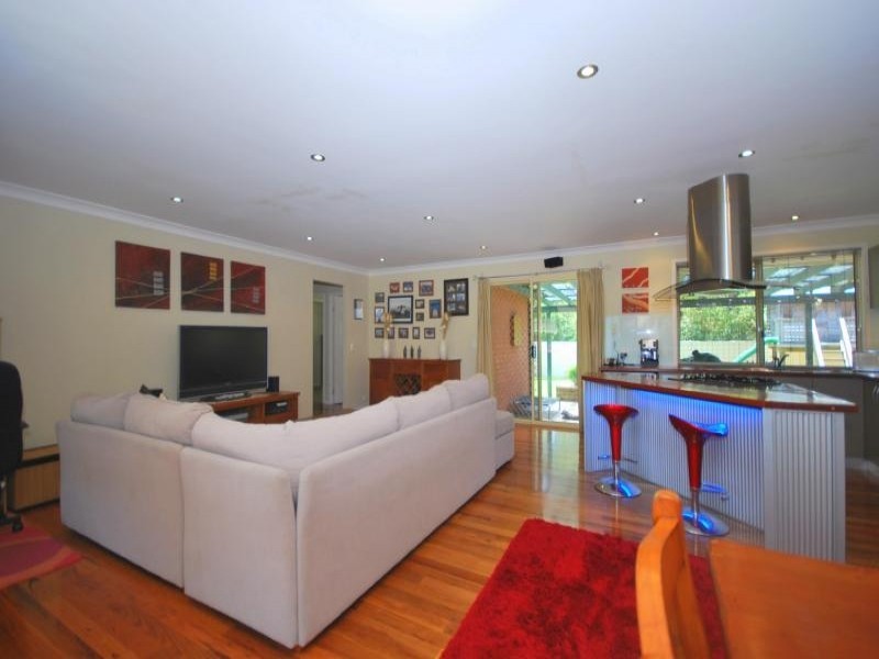 7 Brie Close, Lisarow NSW 2250