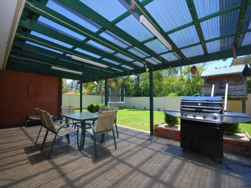 7 Brie Close, Lisarow NSW 2250