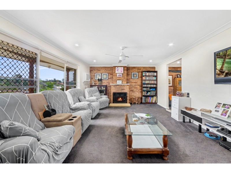 12 Carlson Avenue, Wyoming NSW 2250