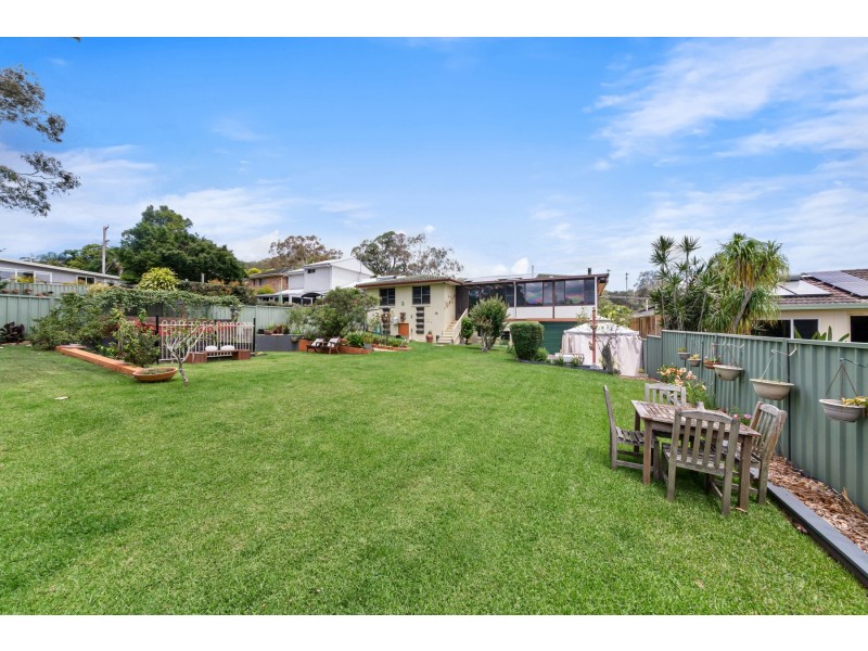 12 Carlson Avenue, Wyoming NSW 2250