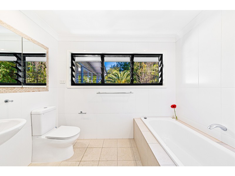 51 Crawford Crs, Wyoming NSW 2250