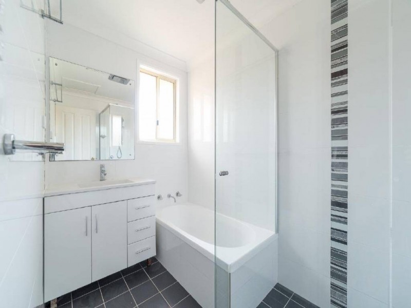 16 Macgregor Street, Wyoming NSW 2250