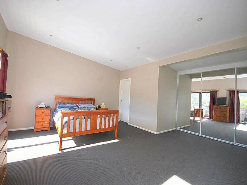 47 Orange Parade, Wyoming NSW 2250