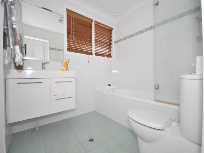 34 Maple Street, Wyoming NSW 2250