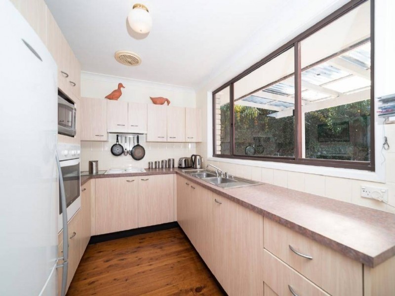 10 Dora Street, Lisarow NSW 2250