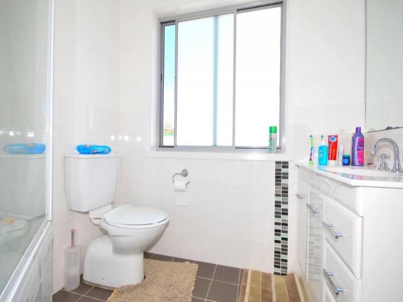 1/8 Akora Road, Wyoming NSW 2250