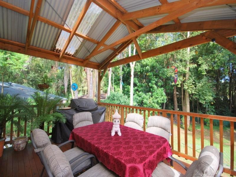 9 Adnamira Close, Wyoming NSW 2250