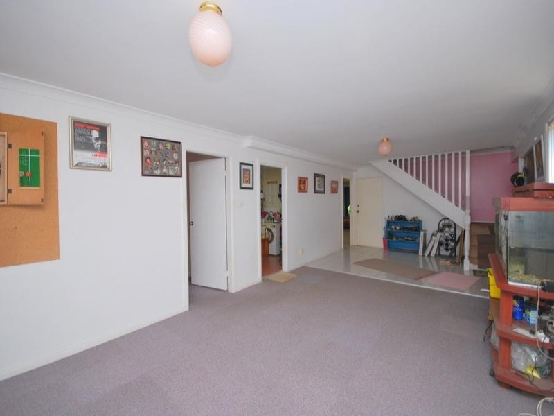 9 Adnamira Close, Wyoming NSW 2250