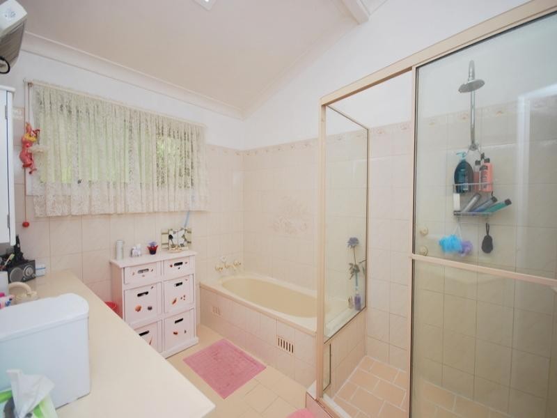 9 Adnamira Close, Wyoming NSW 2250