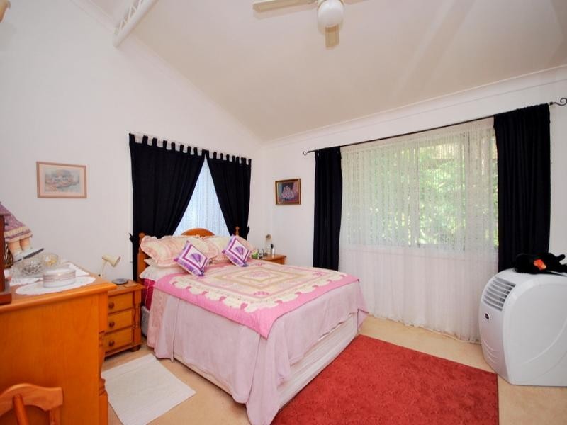 9 Adnamira Close, Wyoming NSW 2250