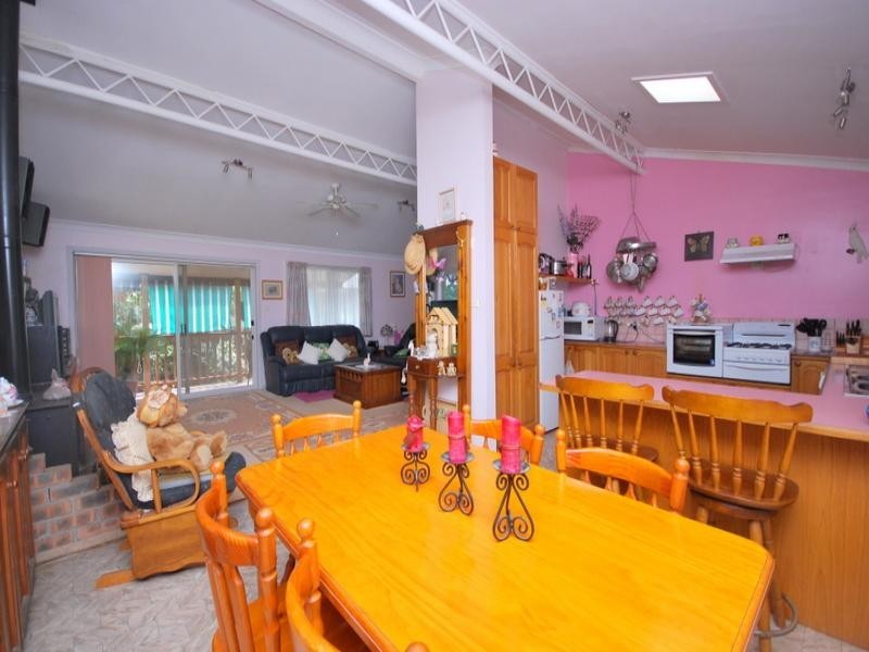 9 Adnamira Close, Wyoming NSW 2250