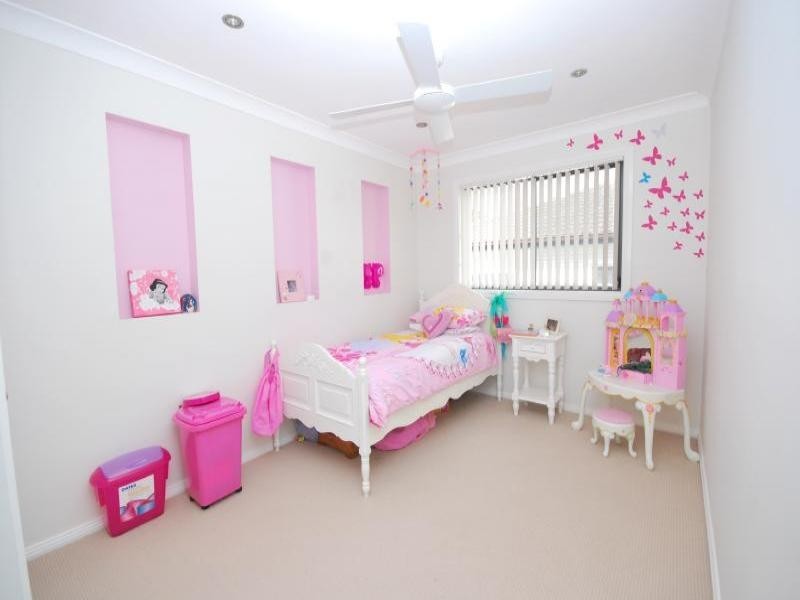 15 Day Street, Wyoming NSW 2250