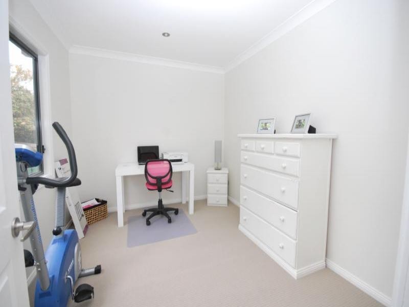 15 Day Street, Wyoming NSW 2250