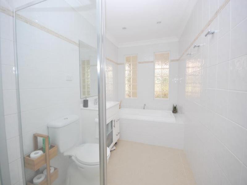 15 Day Street, Wyoming NSW 2250