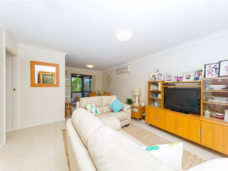 4 Kalori Avenue, Wyoming NSW 2250