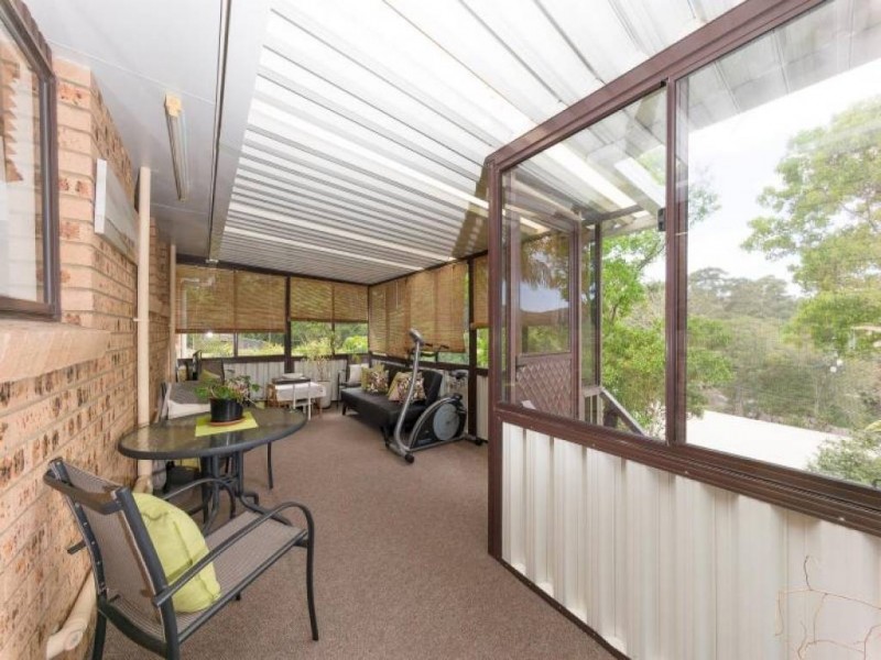 4 Kalori Avenue, Wyoming NSW 2250