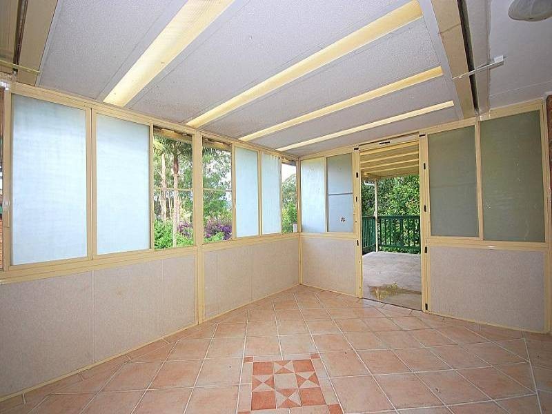 14 Valley View Road, Wyoming NSW 2250